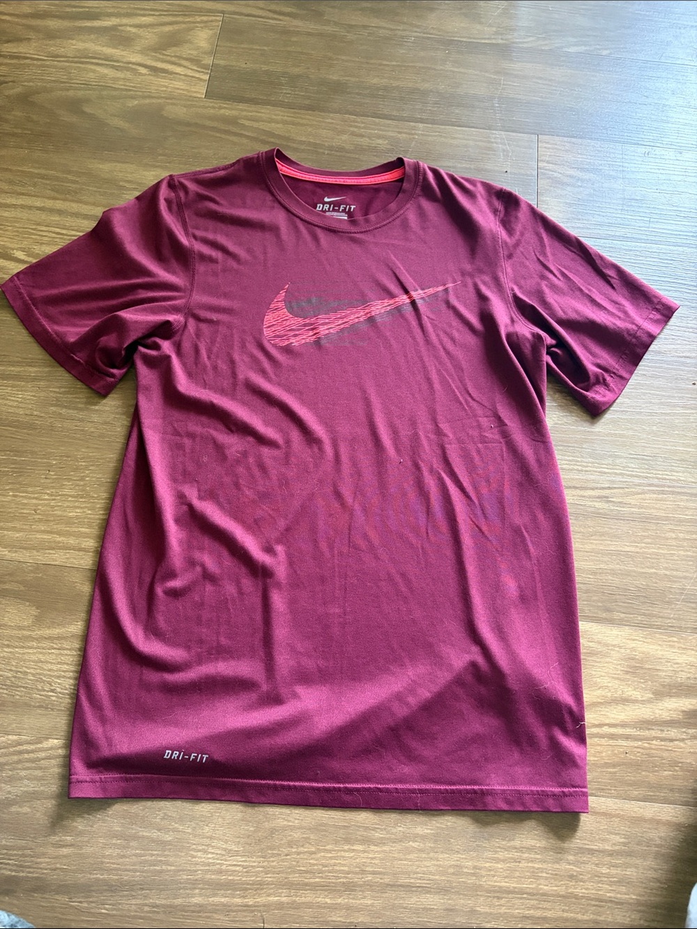 Nike Men’s Short Sleeve Dri-FIT Tee in Burgundy